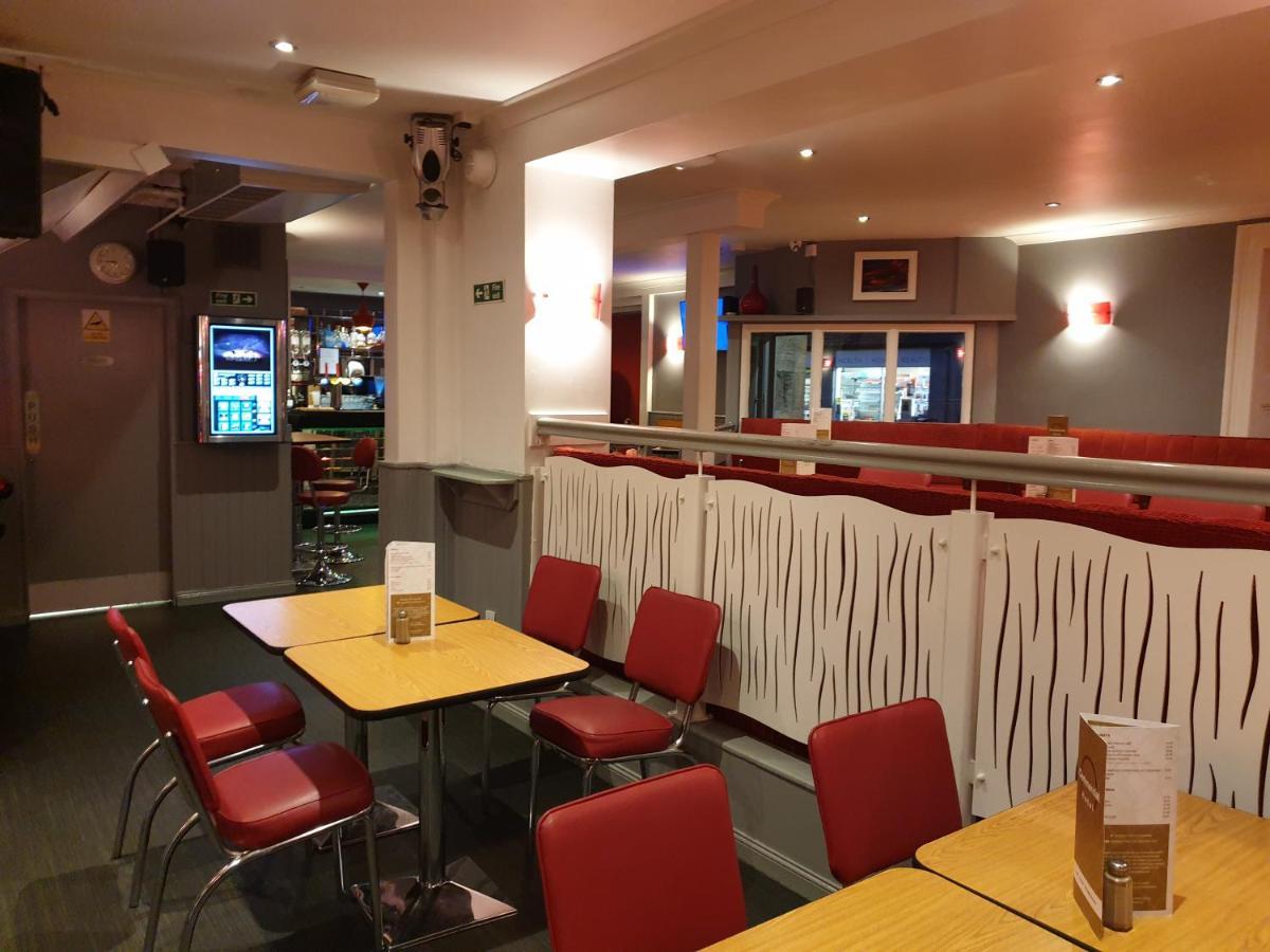 Commercial Hotel Алнесс Экстерьер фото